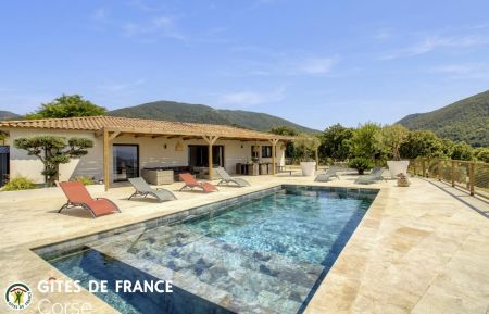 Ferienhaus Nr.28621 Sart&egrave;ne - Corse - Gite &agrave; Sart&egrave;ne, le Grand Valinco, Corse du Sud, labellis&eacute; G&icirc;tes de France : la maison et la piscine