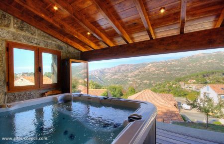 N &deg; Bed And Breakfast16061 Aull&egrave;ne - Corse - Chambres d'h&ocirc;tes &agrave; Aull&egrave;ne en Corse du sud, labellis&eacute;es G&icirc;tes de France :  le jacuzzi