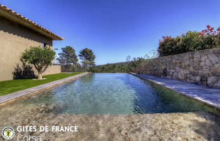 Ferienhaus Nr.27311 Zonza - Corse - G&icirc;te &agrave; Sainte Lucie de Porto Vecchio, le Sud Corse, en Corse du sud, labellis&eacute; G&icirc;tes de France : la piscine commune