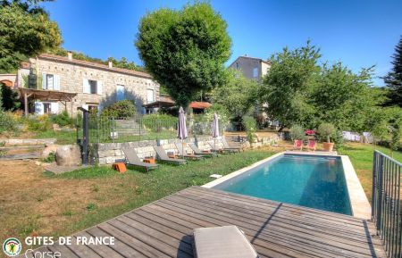 Ferienhaus Nr.27181 San-Gavino-di-Carbini - Corse - Gite &agrave; San Gavino di Carbini, Corse du Sud, labellis&eacute; G&icirc;tes de France : la piscine commune chauff&eacute;e