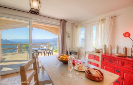Ferienhaus Nr.16406 Sart&egrave;ne - Corse - G&icirc;te &agrave; Sart&egrave;ne, le Grand Valinco, Corse du Sud, labellis&eacute; G&icirc;tes de France : Le s&eacute;jour et la terrasse de 25m2.