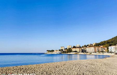 City Break n&deg;28731 Ajaccio - Corse - la plage du trottel, &agrave; 50m de l'entr&eacute;e de la r&eacute;sidence